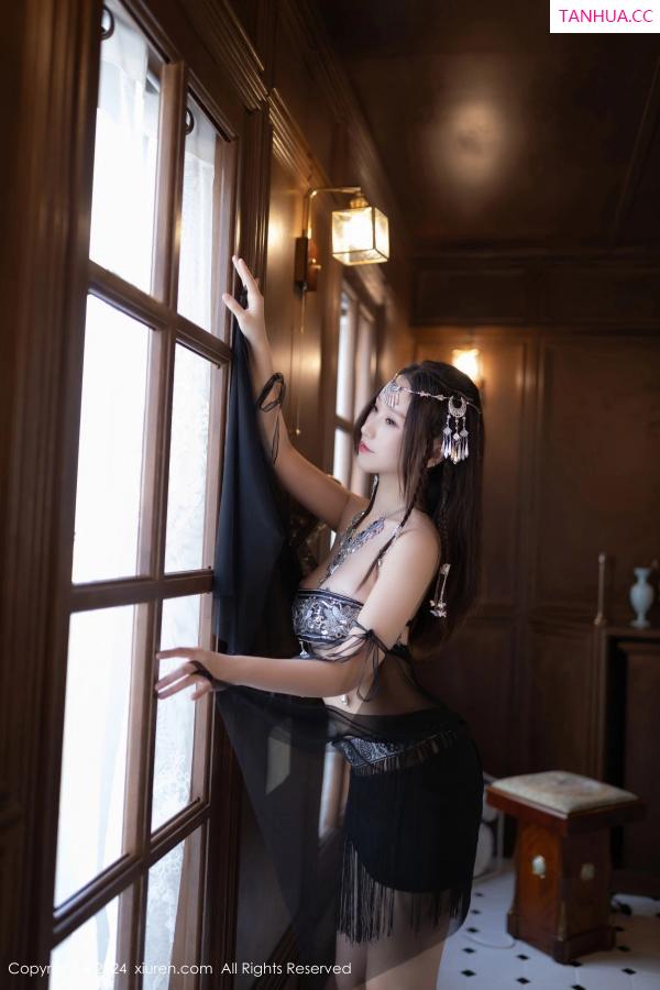   [XiuRen]高清写真图 2024.09.18 No.9172 杏子Yada 美臀性感第18张图片